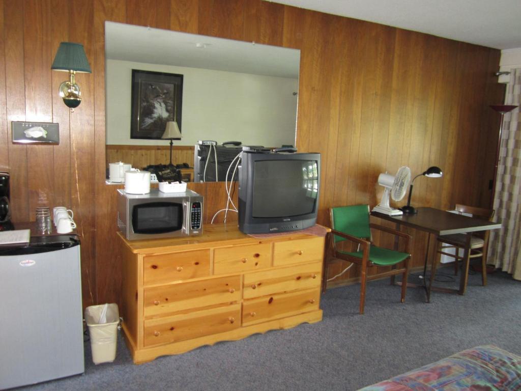 Lakeside Motel Williams Lake Exterior photo